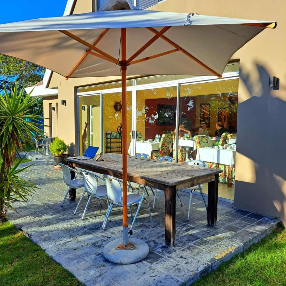 Mandalay Beach Guest House Bloubergstrand Esterno foto
